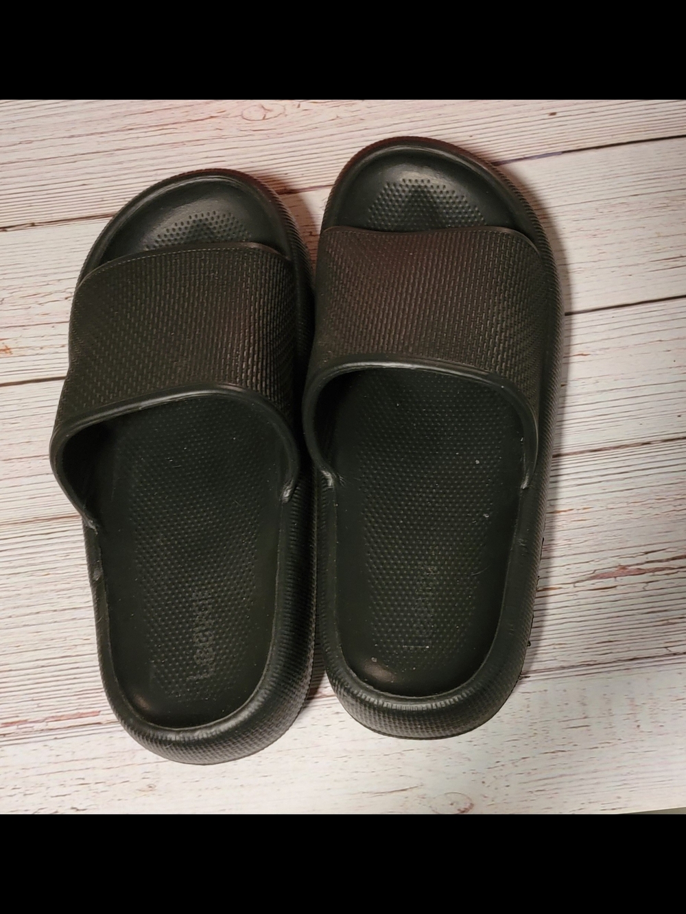 New Leevar Black Cloud Slide Sandals - New w/o packaging